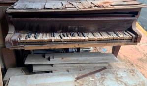 Reubicar&aacute;n obras abandonadas de colecci&oacute;n del Museo de Historia y Geograf&iacute;a