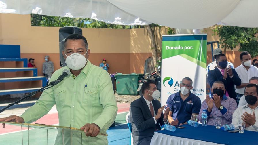 Enadom desarrolla obras sociales en comunidades de Boca Chica