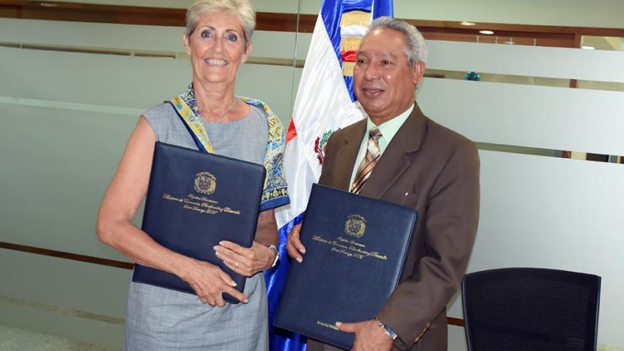 Firman convenio para saneamiento de los ríos Ozama e Isabela Firman convenio para saneamiento de los ríos Ozama e Isabela