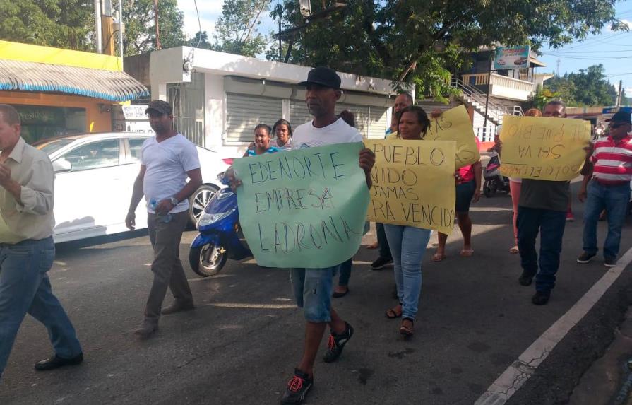 Protestan en Piedra Blanca contra deficiente y caro servicio de energía