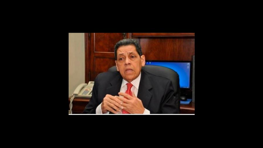 César Pina Toribio renuncia del PLD