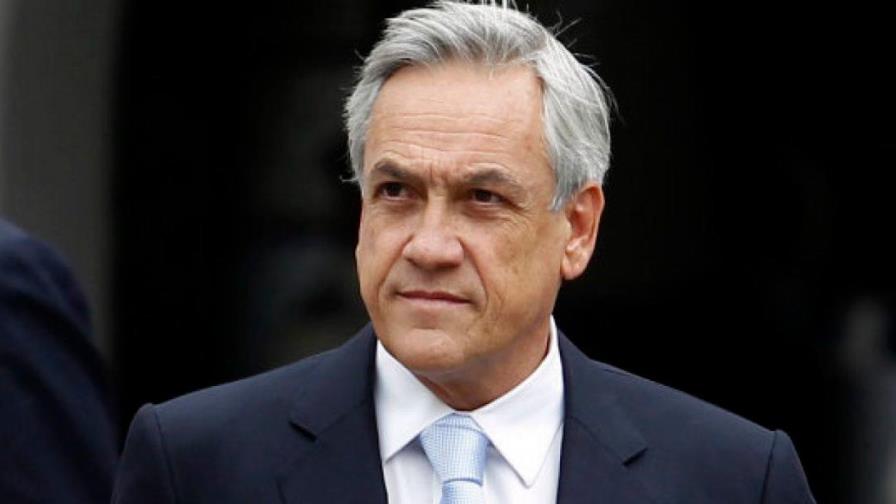 Piñera anuncia ayudas para más de 245 familias afectadas por incendio