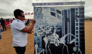 "El caballo de los gobiernos corruptos", obra pintada frente a la JCE que crítica a autoridades