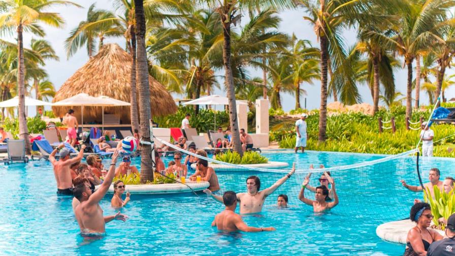 Saldo de la campaña de descrédito al turismo: más de 10 mil empleados suspendidos Saldo de la campaña de descrédito al turismo: más de 10 mil empleados suspendidos