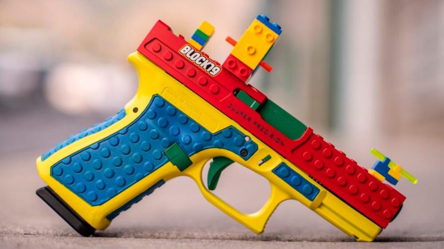 Polémica en Estados Unidos por pistola que se asemeja a un juguete de Lego