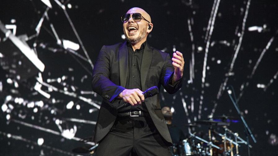 Pitbull lanza canción benéfica para animar a sus fans