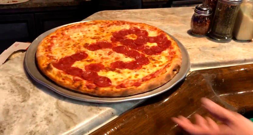 Una pizzería de Florida elabora pizzas que contienen un insulto a Biden