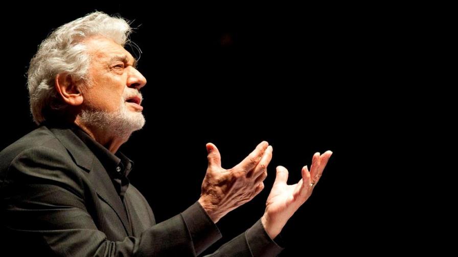 Plácido Domingo pensó en retirarse en 2022, pero seguirá cantando Plácido Domingo pensó en retirarse en 2022, pero seguirá cantando
