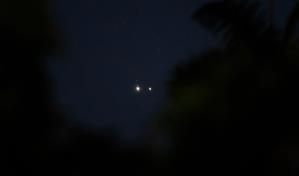 La danza de Júpiter y Saturno al atardecer