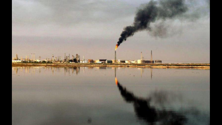 El crudo Brent baja el 1,9 % por disputa comercial EE.UU.-China