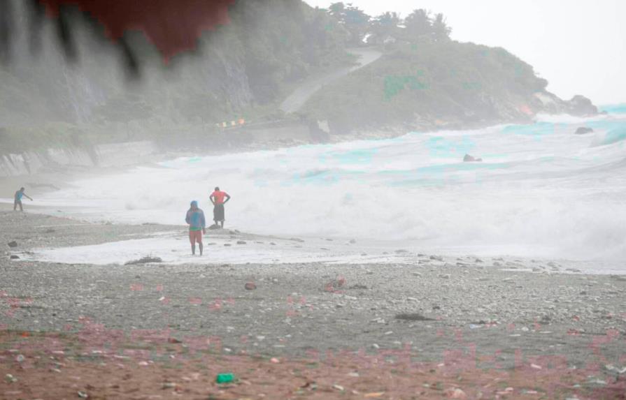 COE emite alerta verde por oleaje peligroso en costas del país