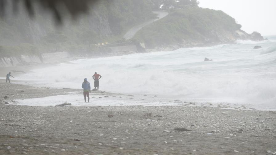 El COE emite alerta para frágiles y pequeñas embarcaciones por fuertes oleajes 