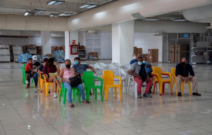 Cerca de 400 mil personas tienen la tercera dosis de vacuna contra el COVID-19 en República Dominicana