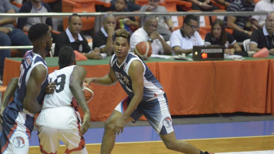 Plaza Valerio derrota a Pueblo Nuevo y queda solo en primer lugar