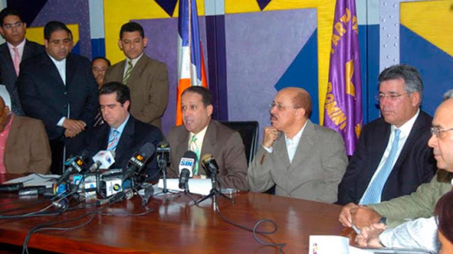 Denuncias de narcotráfico y corrupción se apoderan de tramos finales de las campañas Denuncias de narcotráfico y corrupción se apoderan de tramos finales de las campañas