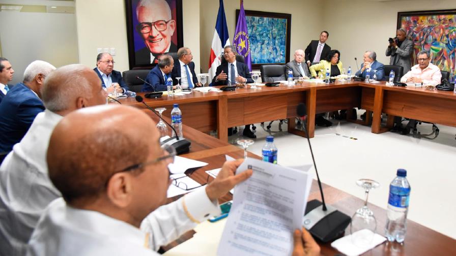 PLD y PRM inician guerra de captación de miembros PLD y PRM inician guerra de captación de miembros