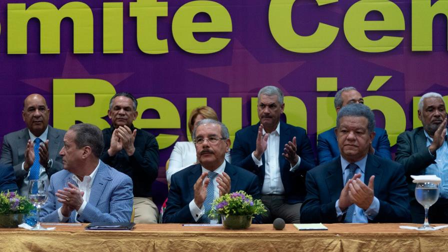 Acto de Leonel y silencio de Danilo reactivan morados