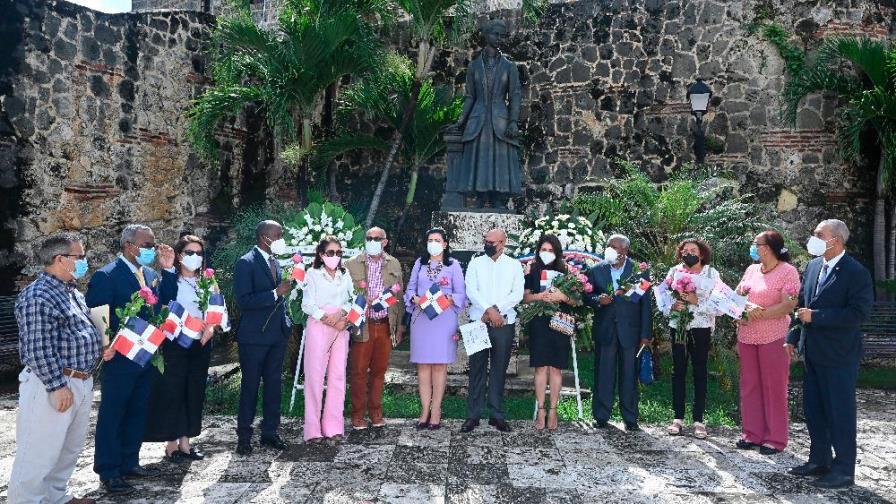 PLD: Día Nacional del Poeta encontró sector cultural del país en uno de sus peores momentos