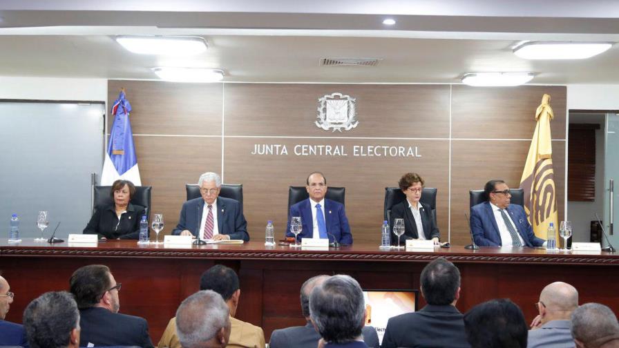 JCE solicita apoyo a IFES y UNIORE para investigación de boletas electrónicas del voto automatizado JCE solicita apoyo a IFES y UNIORE para investigación de boletas electrónicas del voto automatizado