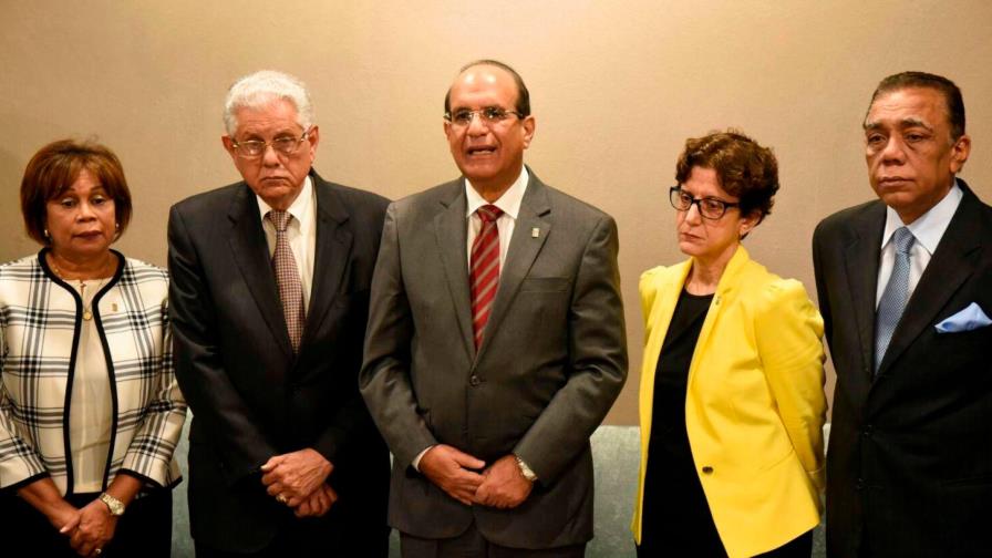 JCE admite candidaturas en provincias y circunscripciones para elecciones del 17 de mayo JCE admite candidaturas en provincias y circunscripciones para elecciones del 17 de mayo
