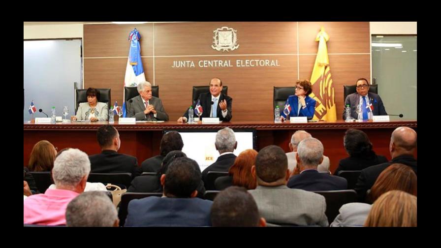 Pleno JCE debatirá el lunes con partidos situación del voto en el exterior