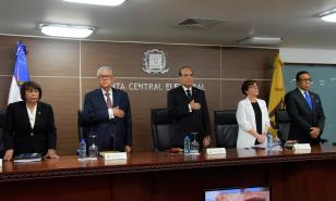 La JCE solicita IFES y UNIORE auditen equipos, convoca los partidos para hoy