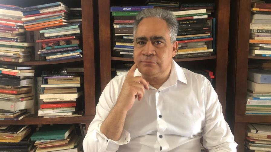  Plinio Chahín: “Nada más lejos del poema que el mercado”