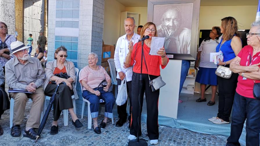 Festejan al poema “Hay un país en el mundo”