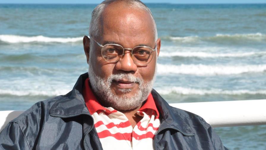 Fallece poeta Alexis Gómez Rosa tras sufrir derrame cerebral 