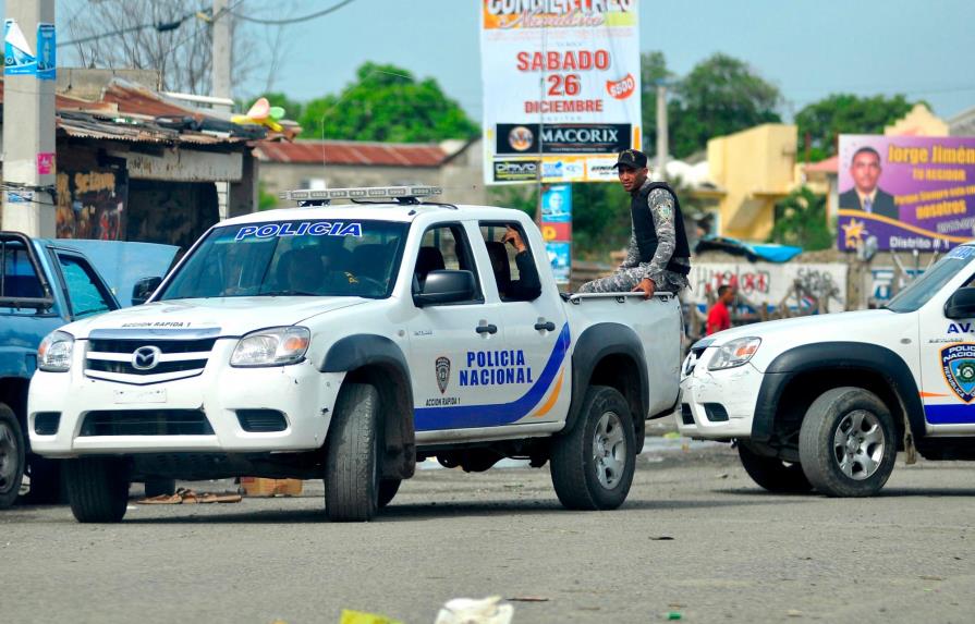 En Santiago arrestan a varias personas, ocupan drogas y armas en operativos