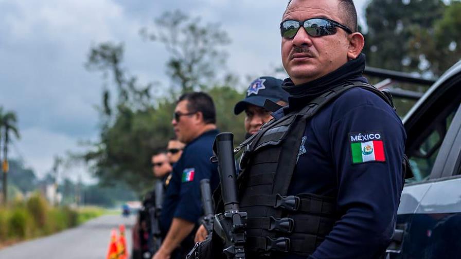 México: hallan 10 cuerpos en Zacatecas, 9 colgados de puente