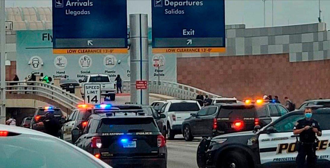 Policía mata a hombre que abrió fuego en aeropuerto de Texas