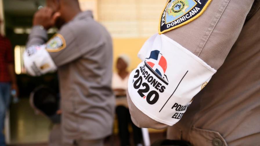 Impiden a fotógrafos de Santiago reportar proceso de primarias 