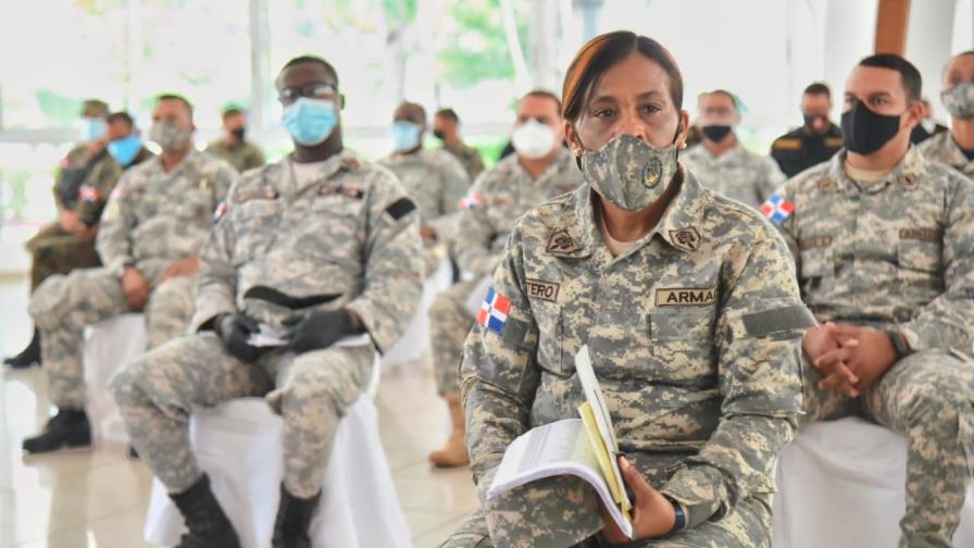 JCE capacita miembros de la Policía Militar Electoral JCE capacita miembros de la Policía Militar Electoral