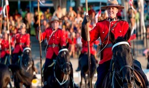 Informe acusa a Policía Montada de Canadá de discriminación contra indígenas