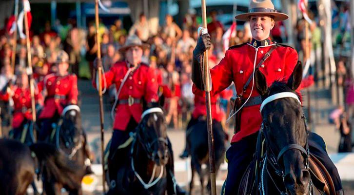 Informe acusa a Policía Montada de Canadá de discriminación contra indígenas