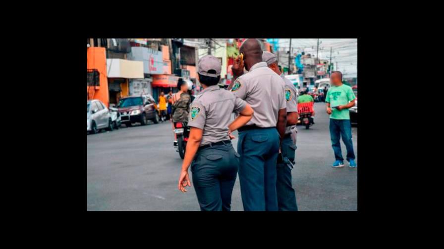 Policía Nacional garantiza seguridad de compradores durante Black Friday 