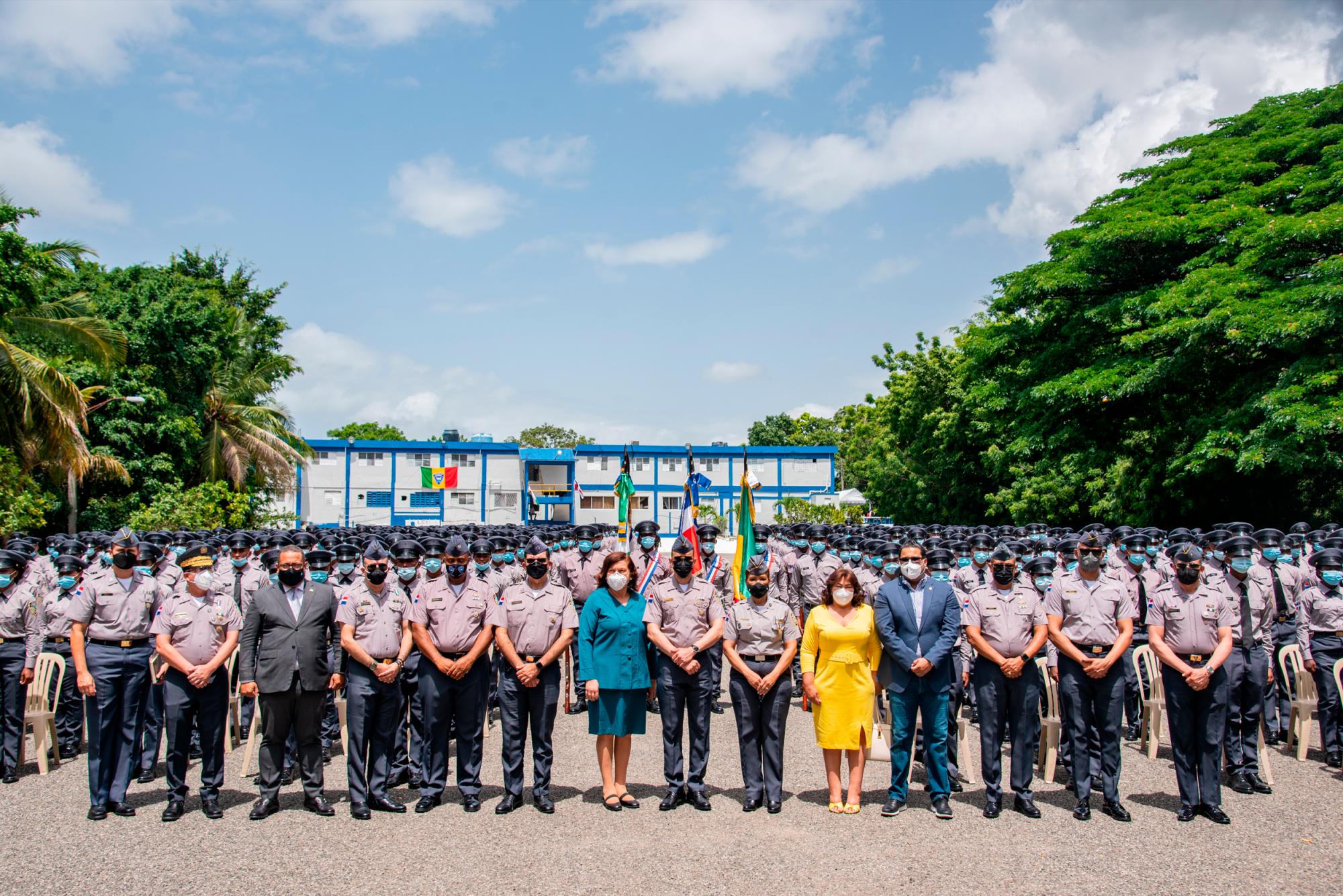 El acto de graduación fue encabezado por el director general de la Policía Nacional, mayor general Edward Sánchez González.