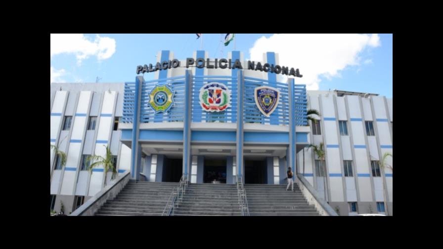 Perros de la Policía hallan cadáveres de dos hombres enterrados en San Juan Perros de la Policía hallan cadáveres de dos hombres enterrados en San Juan