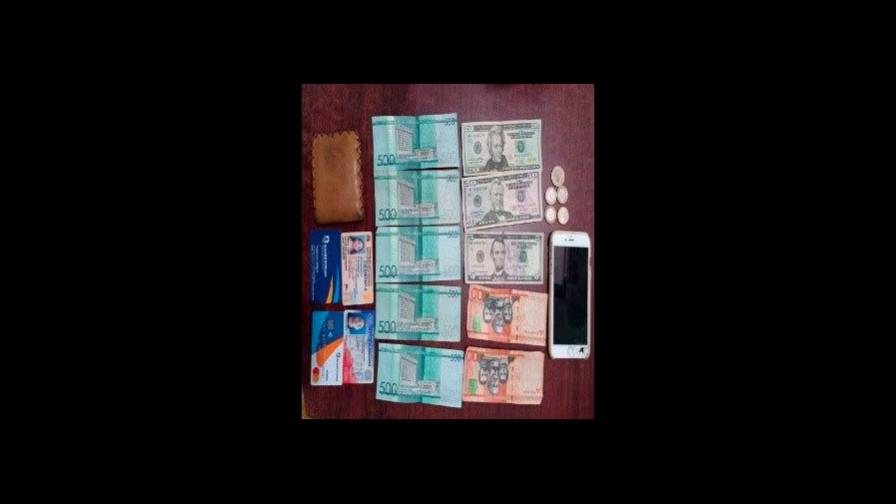 Policía apresa mujer acusada de estafar casa de cambio con más de cuatro mil dólares 