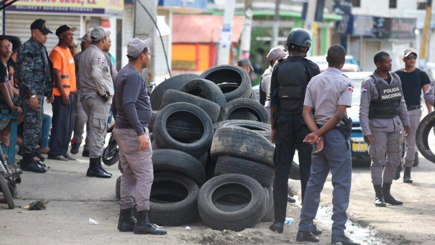 Policías también cobrarán por cheques desde este mes