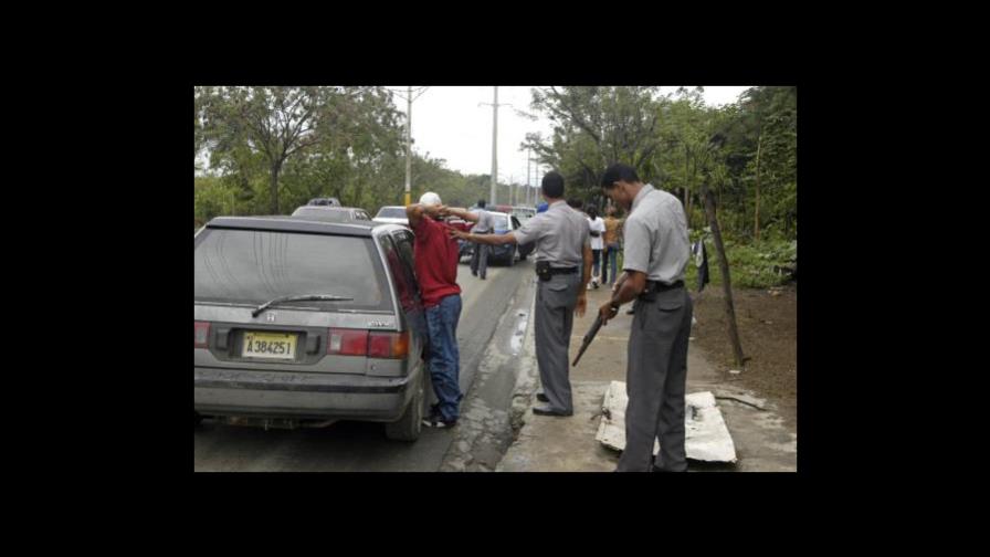 Golpes a ciudadanos y homicidios no cesan de parte de agentes policiales 