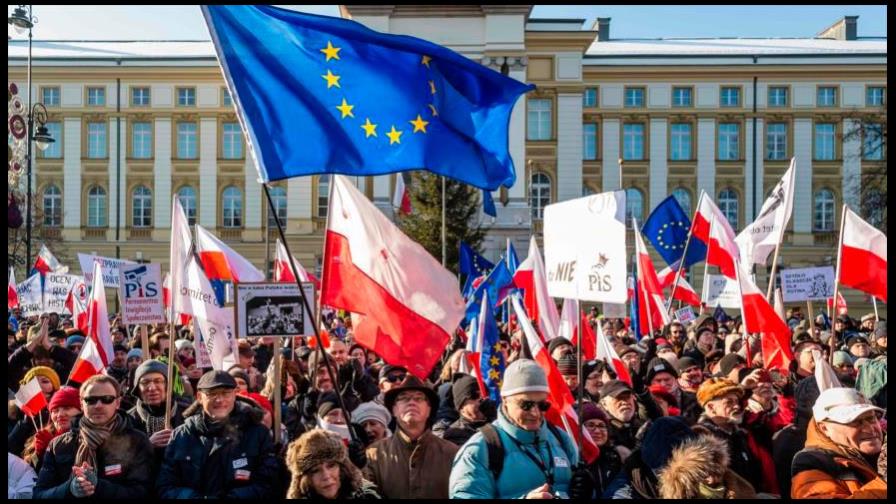 Gobierno polaco aprueba presupuesto sin déficit para el 2020