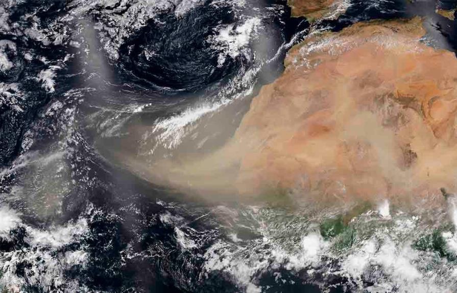 Florida alerta a los alérgicos por la llegada de tormenta de polvo del Sáhara