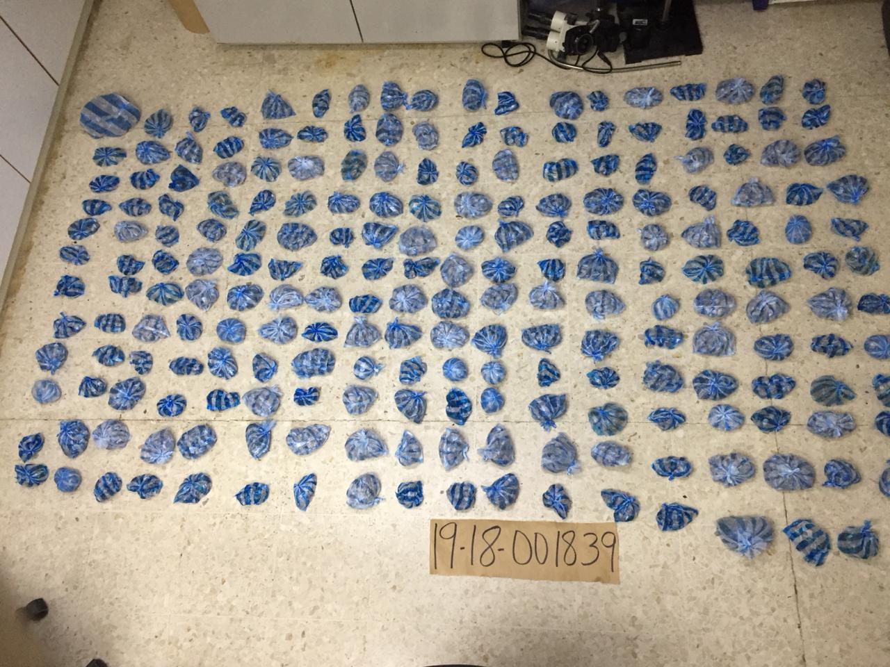 Otras porciones de drogas ocupadas en una casa en Puerto Plata.