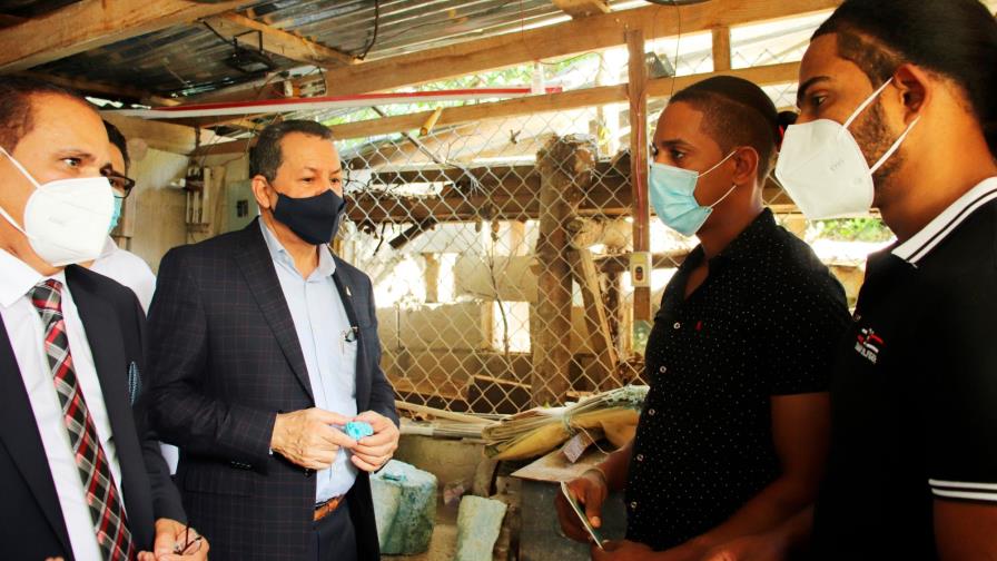 El larimar de Bahoruco será comercializado a través de Amazon