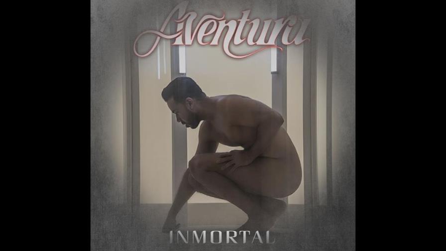 Romeo se desnuda en portada de sencillo con Aventura