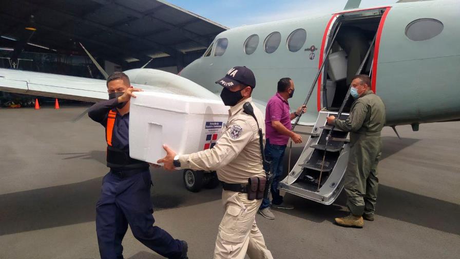 Costa Rica recibe 56,800 dosis de AstraZeneca donadas por República Dominicana