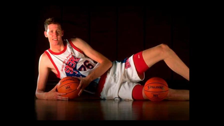 El ex NBA Shawn Bradley quedó paralítico tras accidente en bicicleta