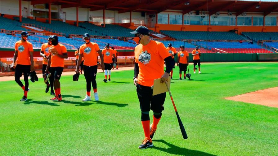 Los Toros abren su campamento y ya los seis equipos se entrenan para el torneo